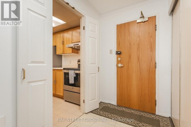 Building Photo - 2 Raymerville Dr