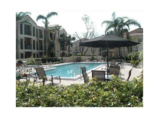 Foto principal - 833 Riverside Dr