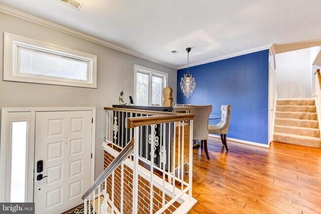 Foto del edificio - Elegant Arlington Residence with Comfortable Living and Ideal Location