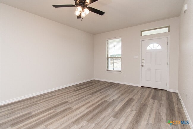 Foto del edificio - 121 Leon St