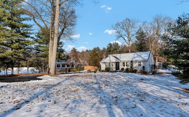 Foto del edificio - 1815 New Britain Ave