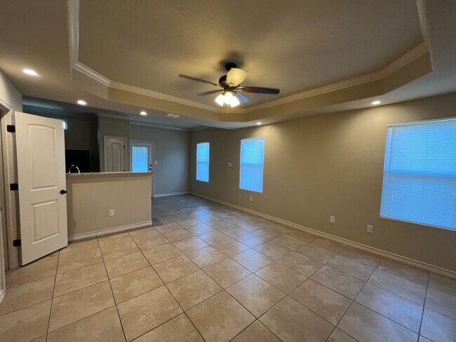 Building Photo - 6627 Mia Way #102, San Antonio, TX. 78233