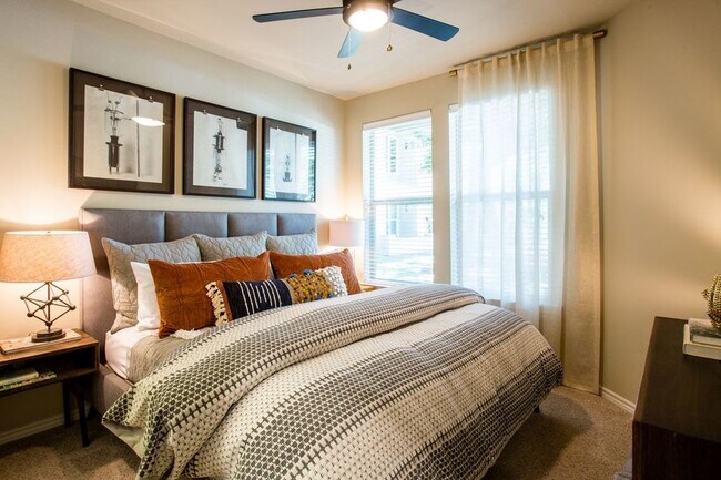 Foto del edificio - 10310 Ridgeline Blvd