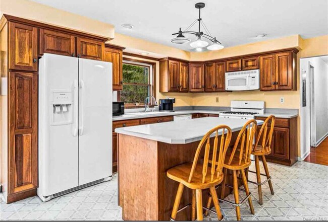 Building Photo - 4 Willa Ln