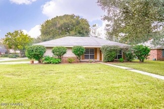 Building Photo - 99 Karolwood Dr