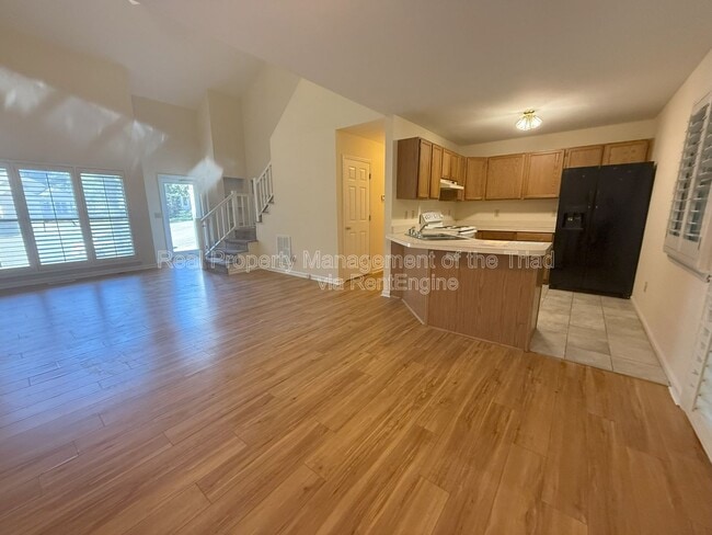 Building Photo - 3802 King Edward Ct