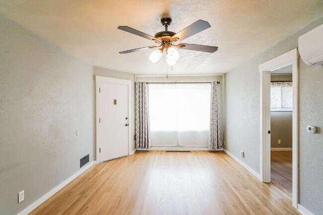 Foto del edificio - 8127 NE Beech St