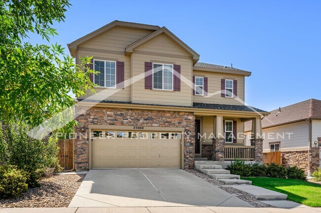 Foto del edificio - Spacious Home with Fenced Yard and Central AC