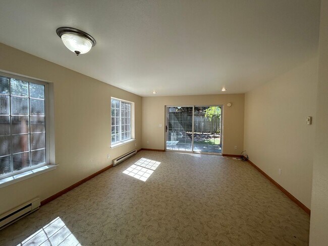 Building Photo - 1808 E Sunset Dr