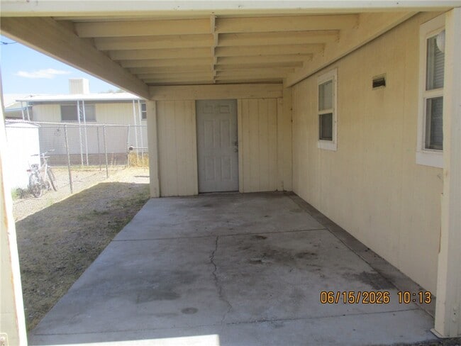 Building Photo - 569 Harbor Dr