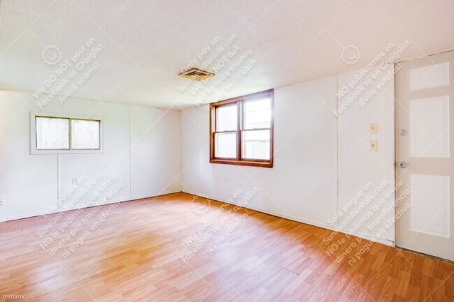 Building Photo - 1 br, 1 bath Duplex - 832 Waldemere Ave #2 #2