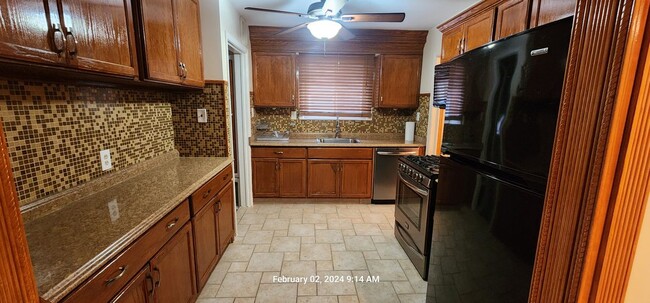 Building Photo - 10437 S Morrow Cir