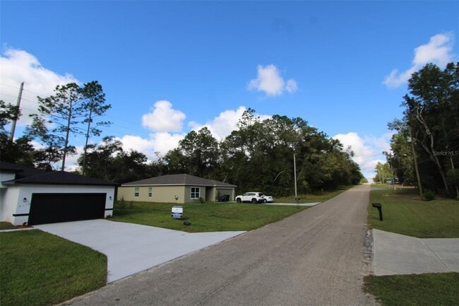 Building Photo - 9118 N Cortlandt Dr