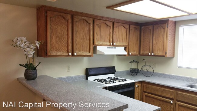 Building Photo - 15544 Sequoia St