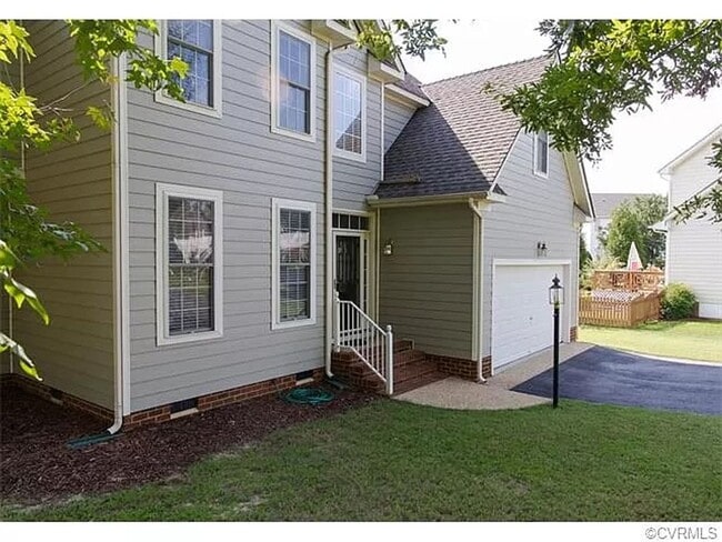 Building Photo - Large 4 Bedroom, 2.5 Bath Home in Atlee Hi...