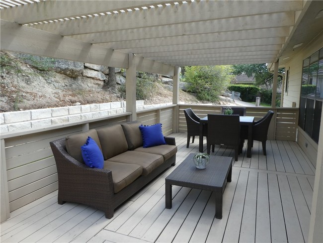 Building Photo - 6820 Cypress Point N