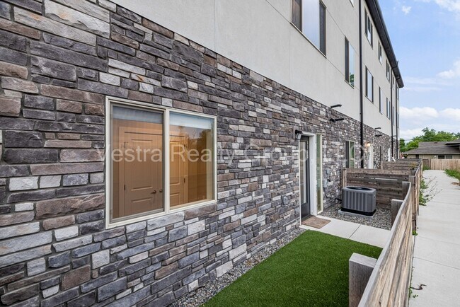 Foto del edificio - 4743 E Iliff Ave