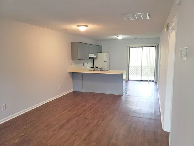 Photo - CANDLEWYCK House