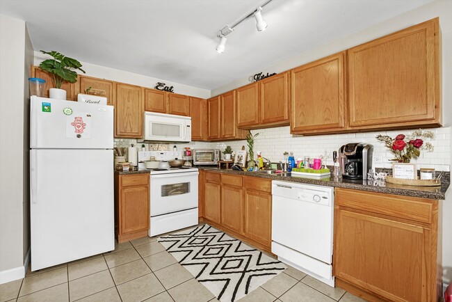 Building Photo - 3423 Ridgeland-304