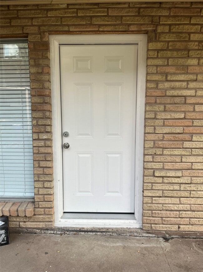 Building Photo - 4624 Bell St