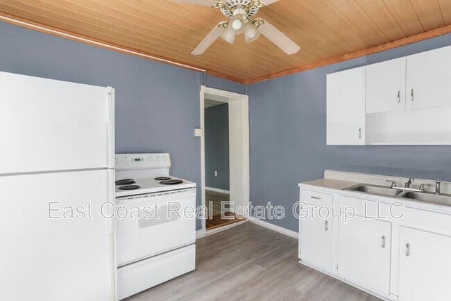 Building Photo - 15 E Water St