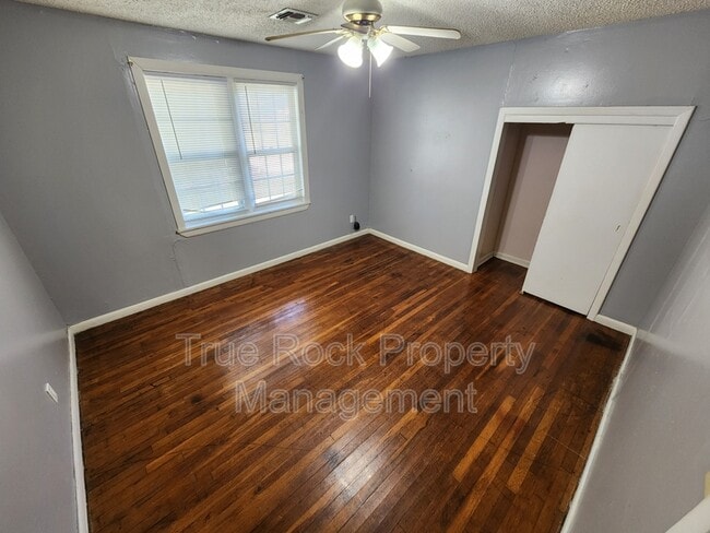 Foto del edificio - 401 W 13th