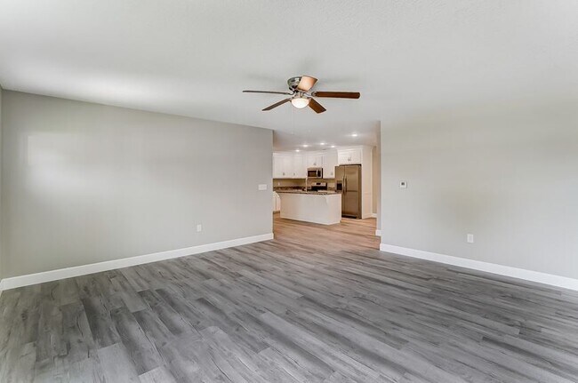 Building Photo - 2497 Susan Ann Dr