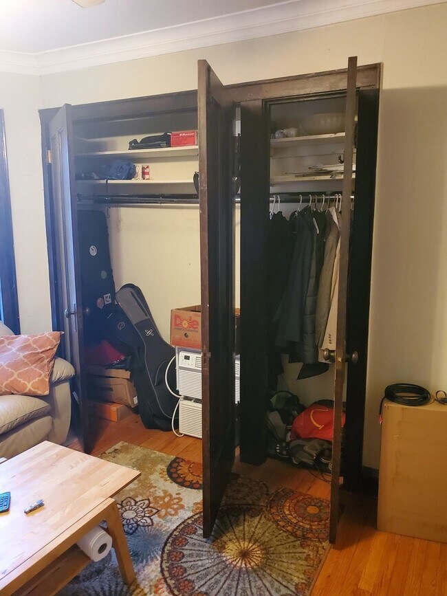 Foto del edificio - 2131 W Giddings St