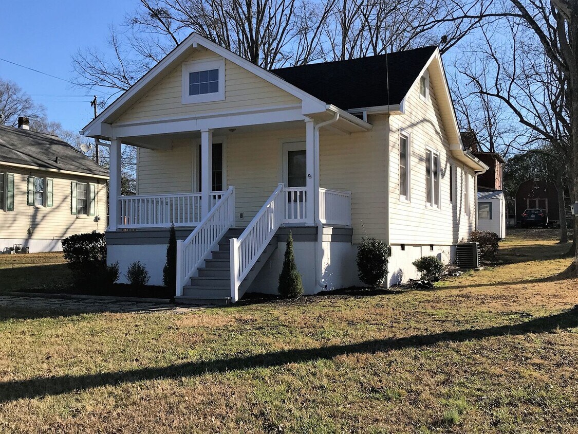 Primary Photo - Lovely Rancher For Rent in Heart of South ...