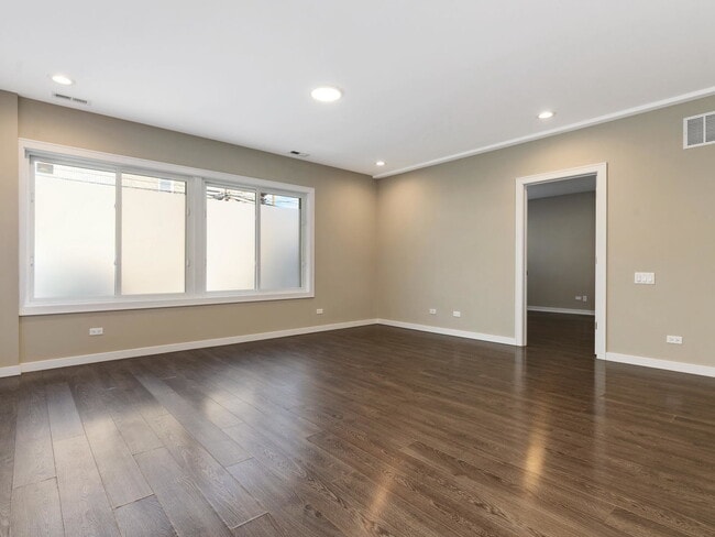 Foto del edificio - 3900 W Cortland St