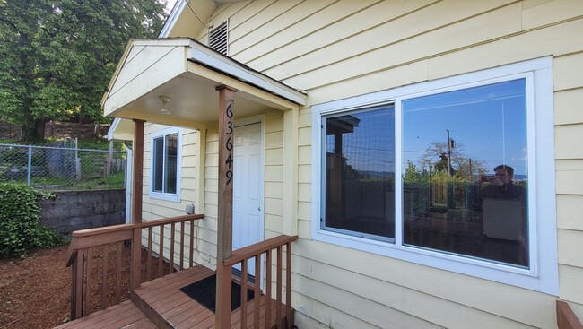 Foto del edificio - 63647-63649 Andrews Rd