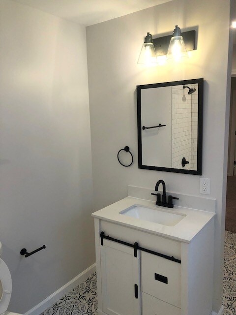 Foto del edificio - 1745 Maple Ave