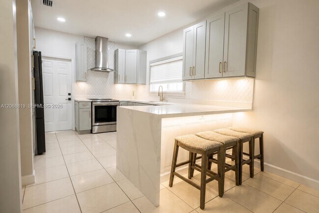 Foto del edificio - 2721 NE 42nd Ave