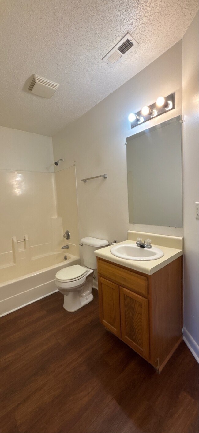 Foto del edificio - 6403 Starbrook Dr