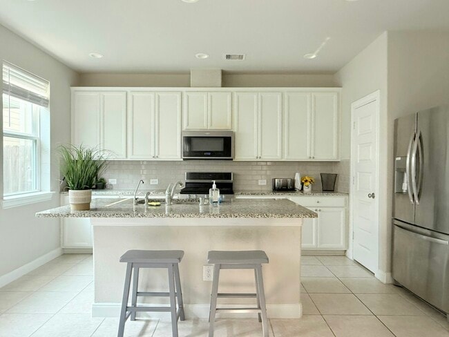 Building Photo - 3207 Planters Peak Dr