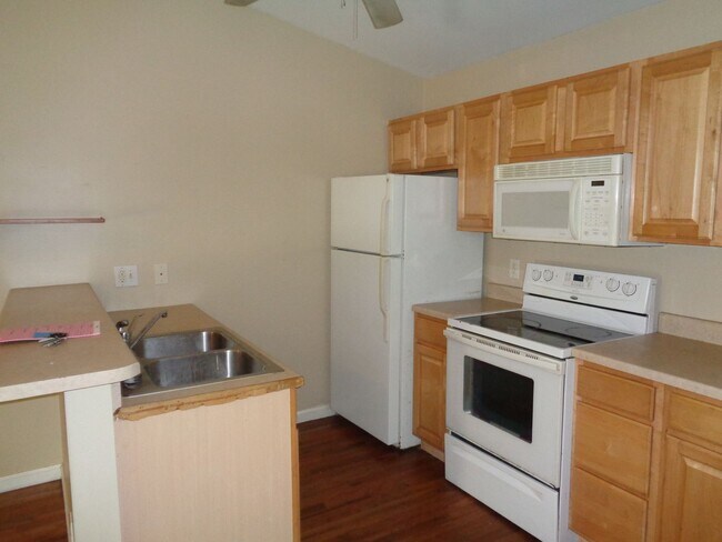 Building Photo - 134 Hemlock Dr