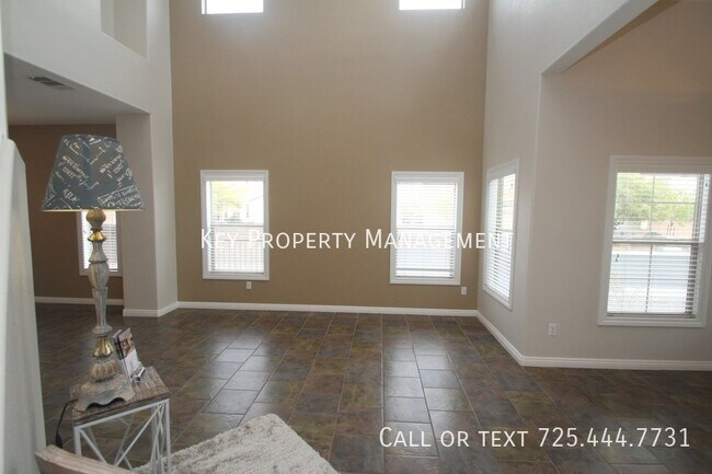 Building Photo - RENOVATED GREEN VALLEY HOME W/ 3 CAR GARAGE