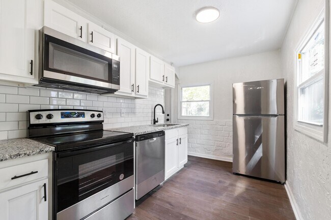 Foto del edificio - 2778 Grasmere Ave