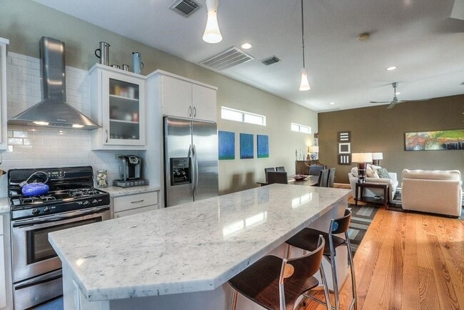 Foto del edificio - 4312 Floyd St