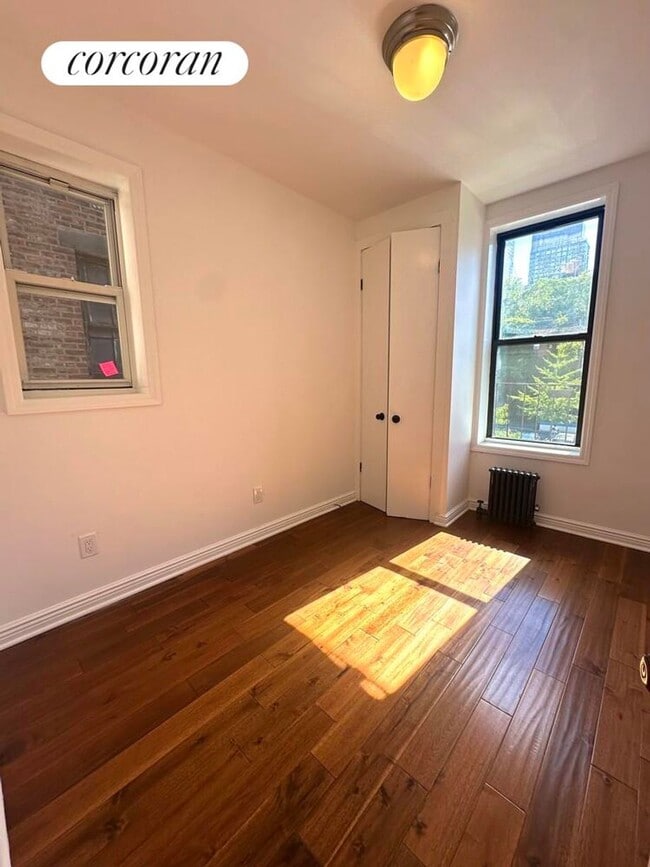 Building Photo - 326 W 47th St