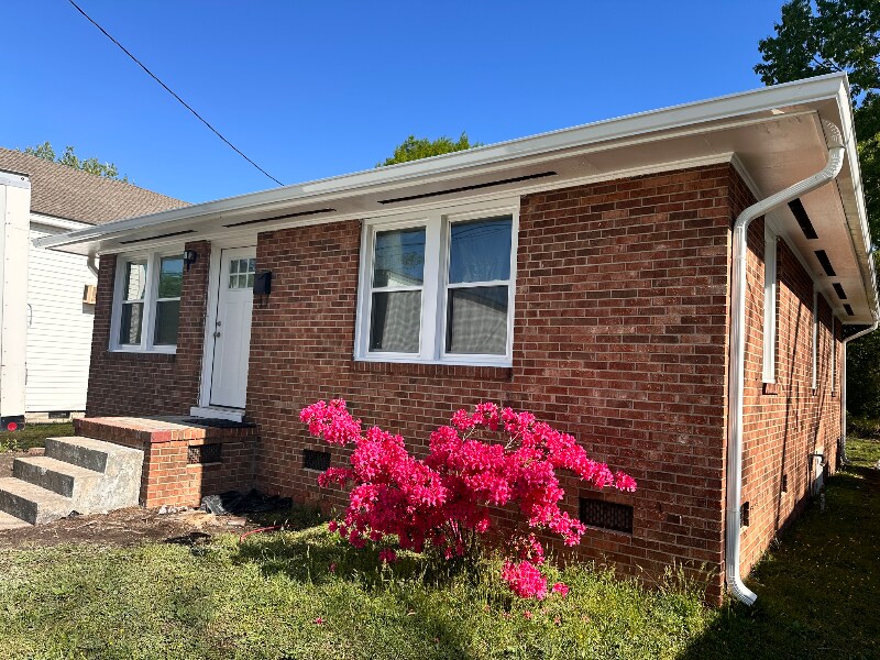 Foto principal - 806 E Highland Ave