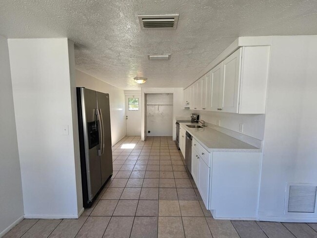 Foto del edificio - 111 57th Ave E