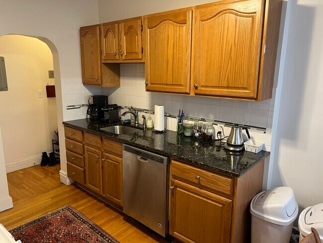 Foto del edificio - 1750 Commonwealth Ave