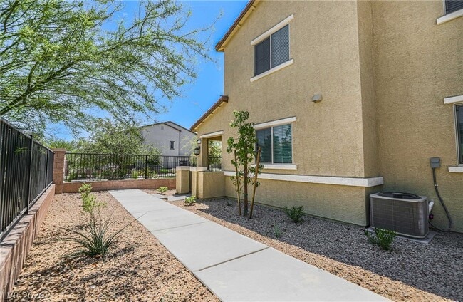 Building Photo - 6478 Silver Estates St
