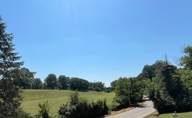 Photo - Three bedroom on golf course House