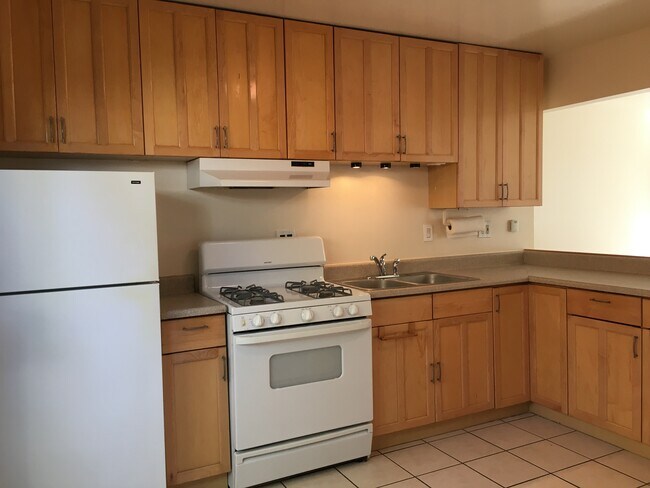 Kitchen - 1715 6th St