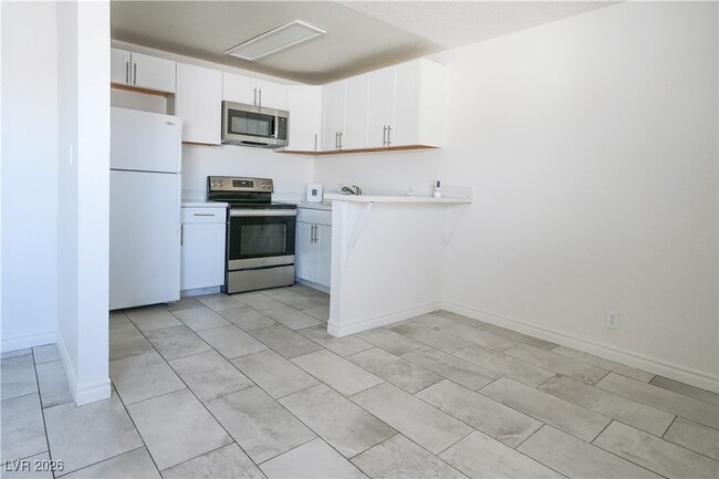 Building Photo - 212 Orland St