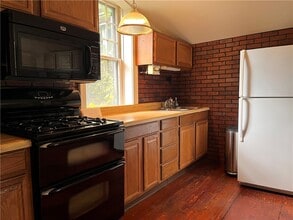 Building Photo - 410 N Main St