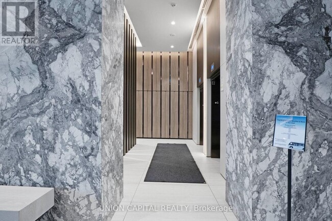 Building Photo - 215 Lakeshore Rd W