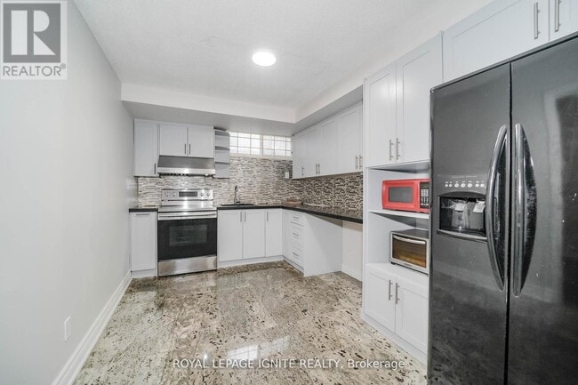 Building Photo - 165 Clonmore Dr